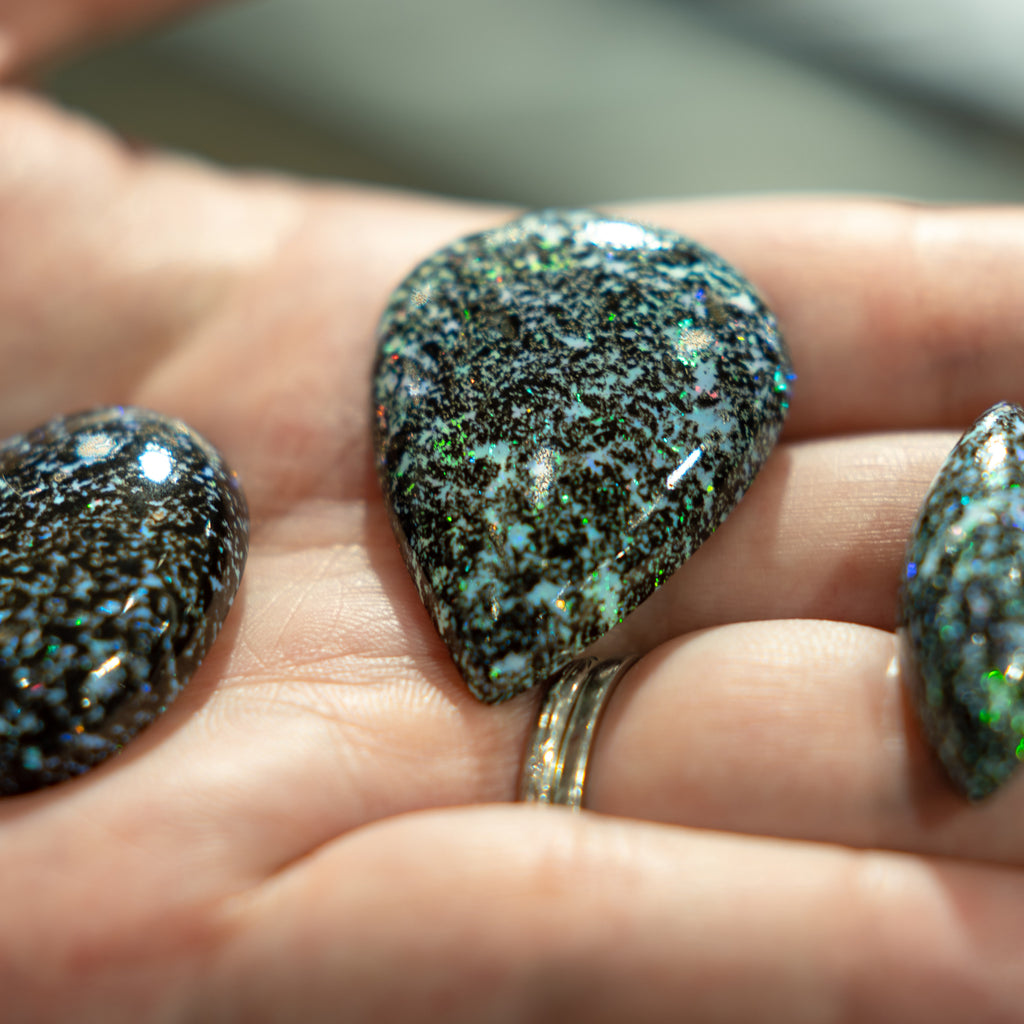 Rare Rocks? The Blue Hue is the Rarest of All. – Daria de Koning